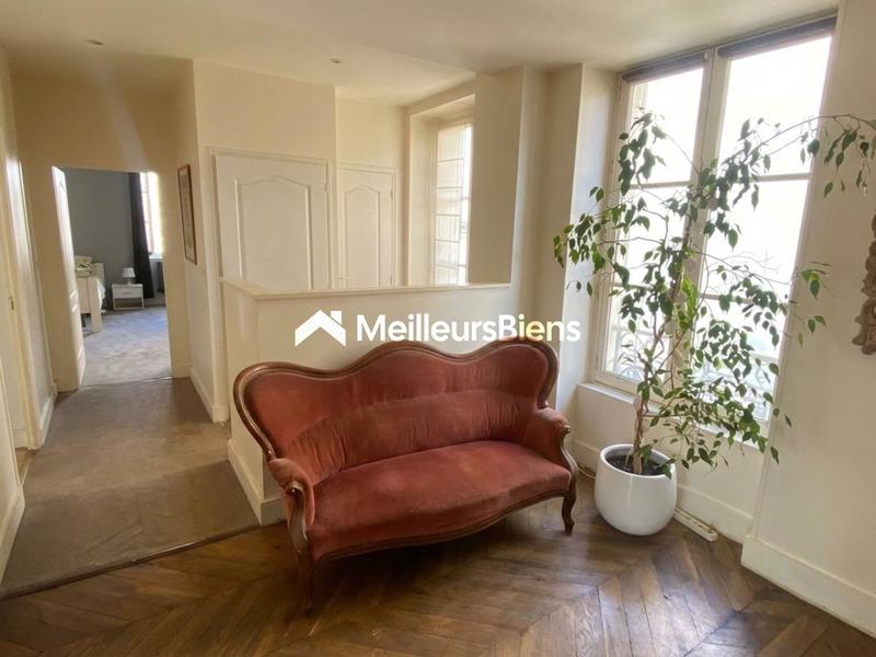 Appartement ancien - 103 m² - 3 pièces