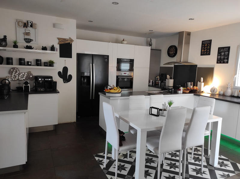 Maison - 200 m² - 6 pièces