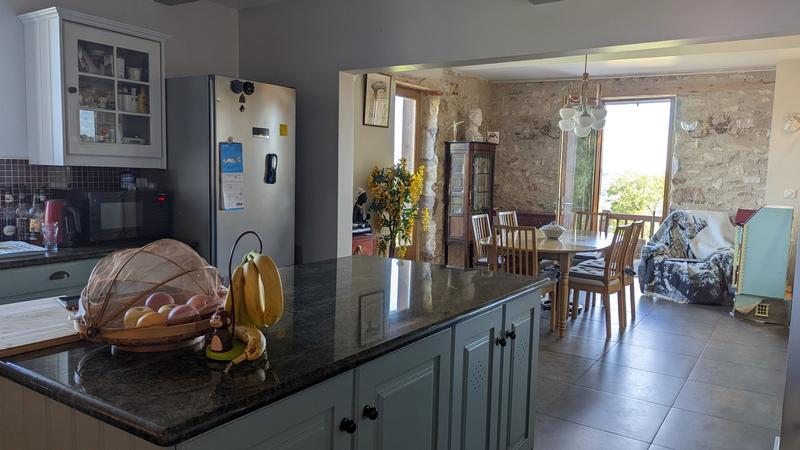 Maison - 232 m² - 5 pièces