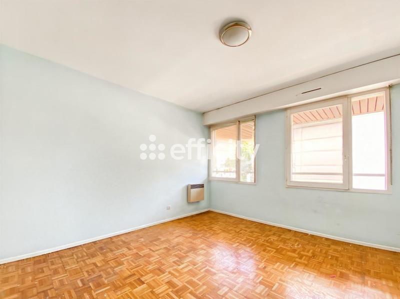 Appartement ancien - 92 m² - 4 pièces