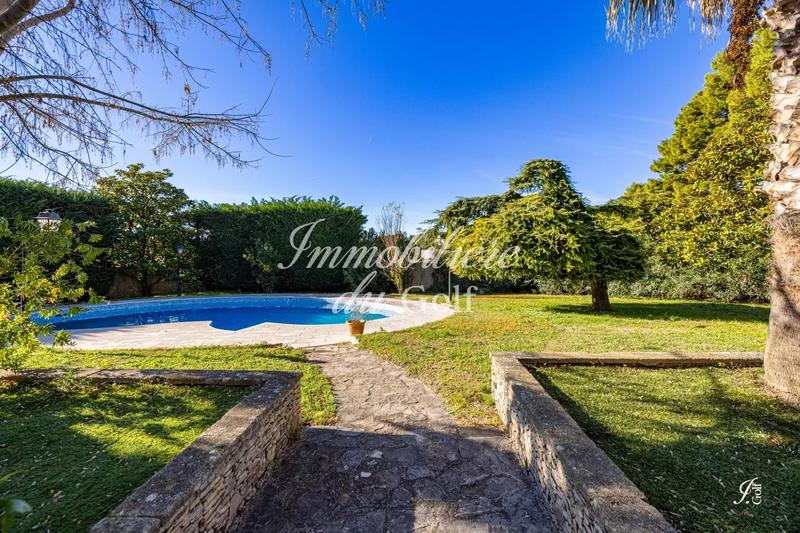 Maison - 215 m² - 5 pièces