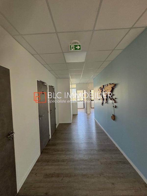 Bureau - 642 m²