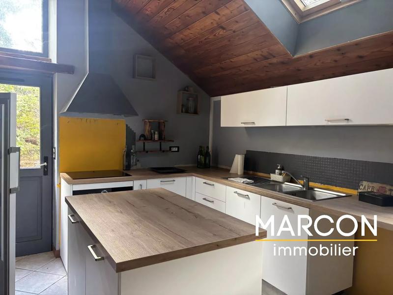 Maison de village - 302 m² - 15 pièces