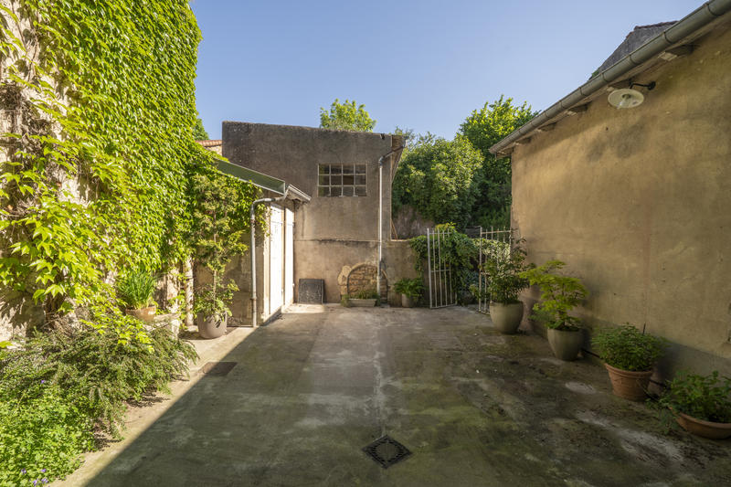 Maison - 270 m² - 11 pièces