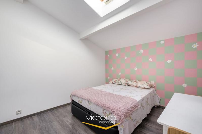 Maison - 96 m² - 5 pièces