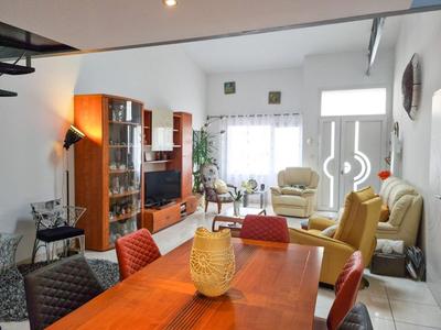 Maison - 171 m² - 6 pièces