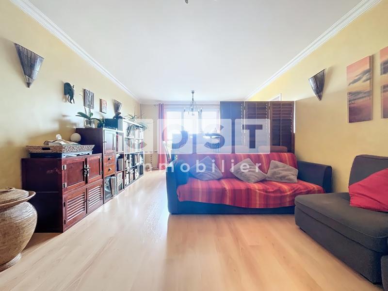 Appartement - 90 m² - 4 pièces