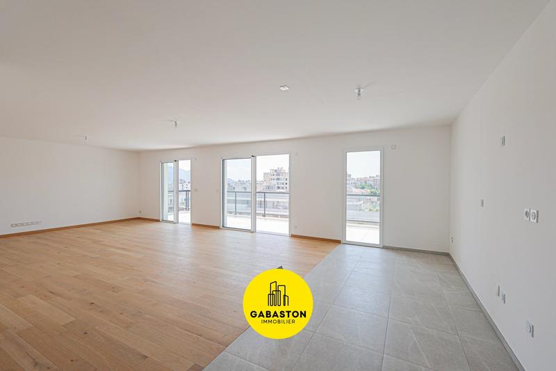 Appartement - 123 m² - 4 pièces