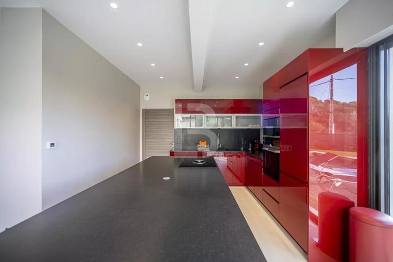 Villa - 265 m² - 7 pièces