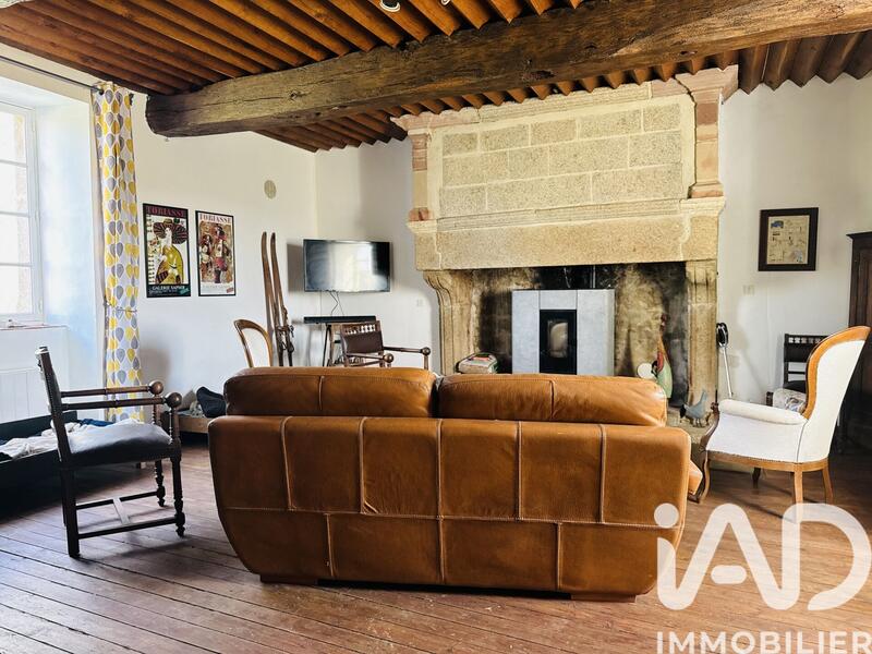 Maison - 255 m² - 8 pièces