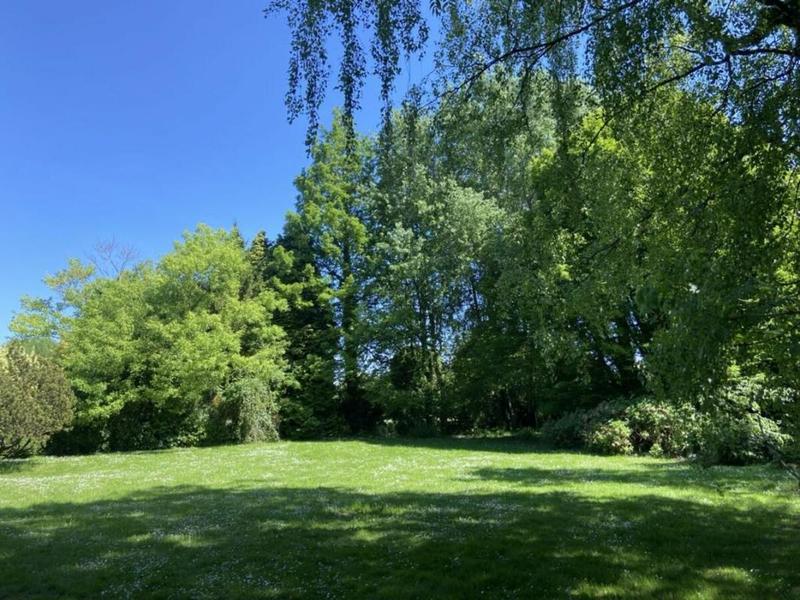 Propriété - 5 000 m² - 9 pièces