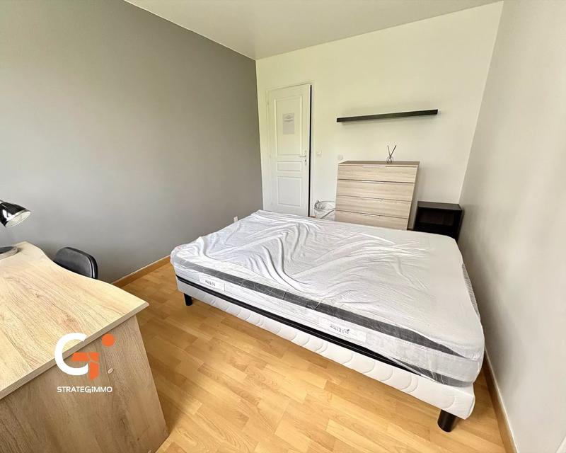 Chambre - 11 m² - 5 pièces