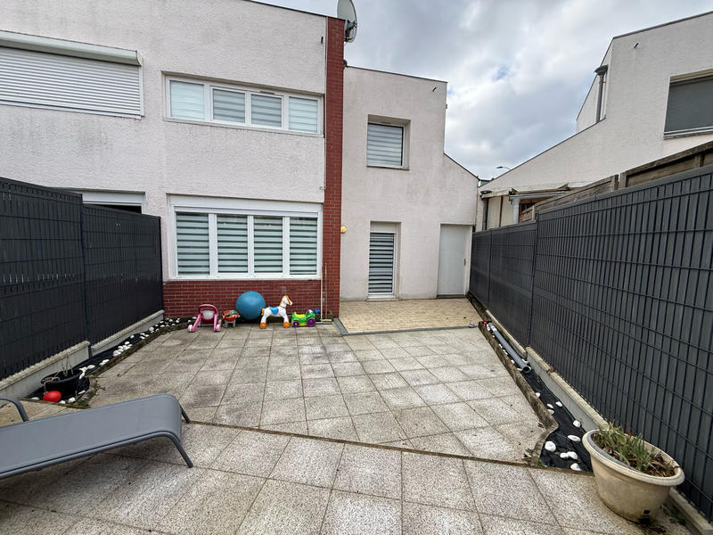 Maison - 80 m² - 4 pièces