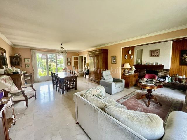 Maison traditionnelle - 112 m² - 5 pièces