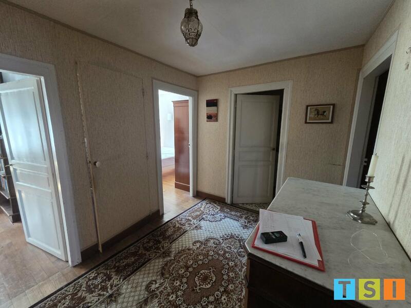 Maison - 189 m² - 8 pièces