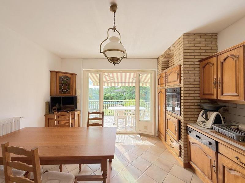 Maison traditionnelle - 282 m² - 8 pièces