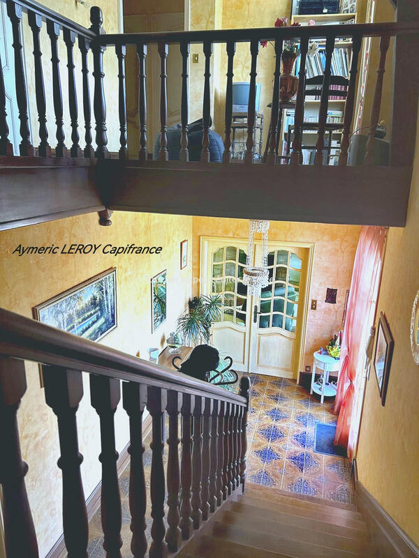 Maison - 202 m² - 8 pièces