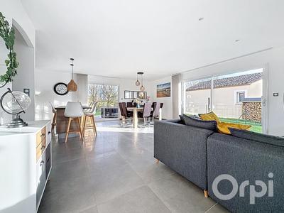 Maison - 106 m² - 4 pièces