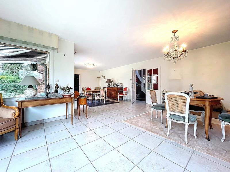 Maison - 205 m² - 8 pièces