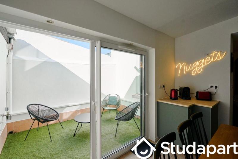 Chambre - 14 m² - 1 pièce