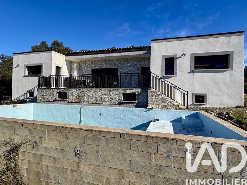 Maison - 128 m² - 5 pièces