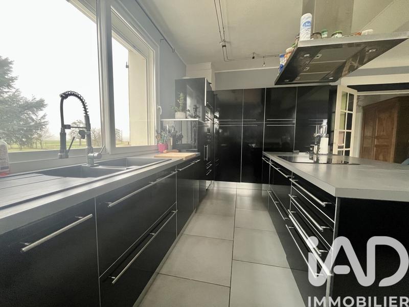 Maison - 385 m² - 8 pièces