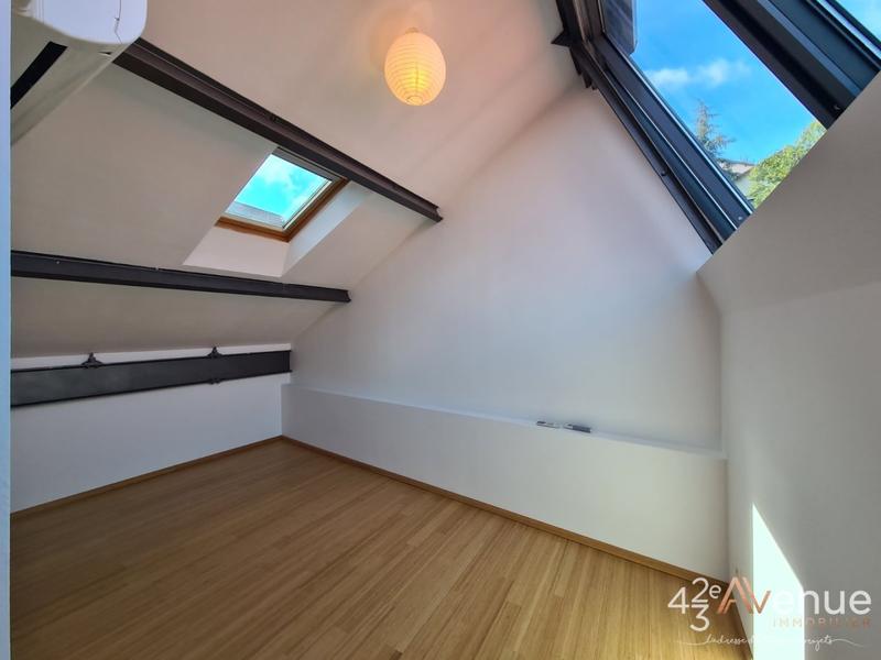 Loft - 175 m² - 5 pièces