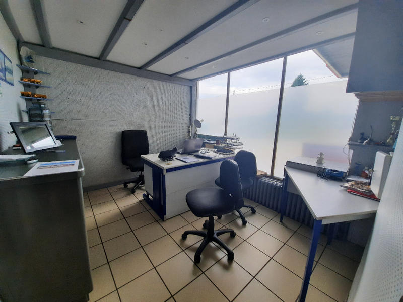 Local d'activité / Entrepôt - 750 m²