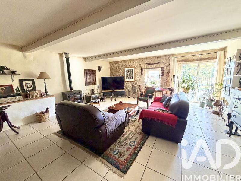 Maison - 222 m² - 10 pièces