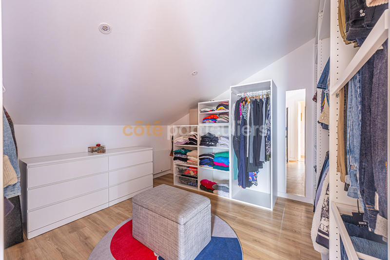 Maison - 182 m² - 8 pièces