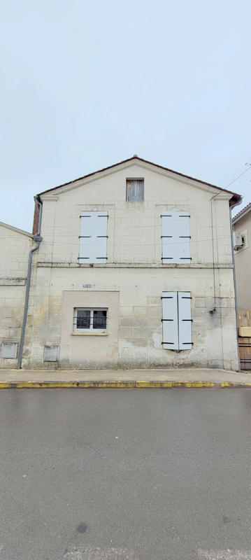 Maison - 90 m² - 6 pièces