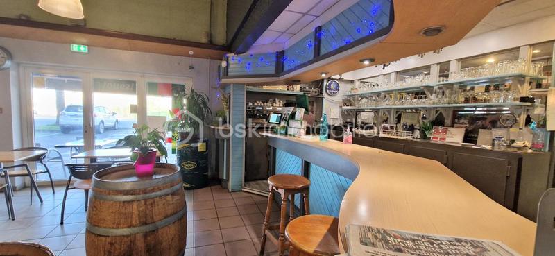 Local commercial - 396 m² - 8 pièces