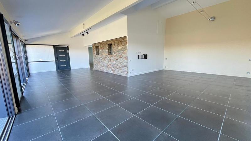 Maison - 180 m² - 4 pièces
