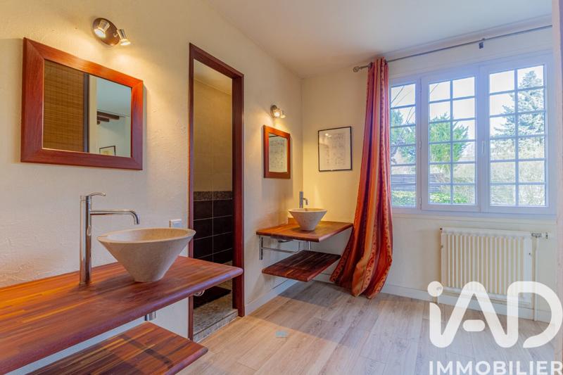 Maison - 250 m² - 10 pièces