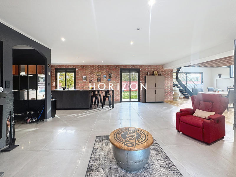 Villa - 220 m² - 8 pièces