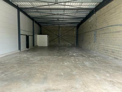 Local d'activité / Entrepôt - 500 m²