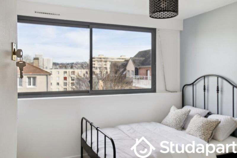 Chambre - 105 m² - 1 pièce