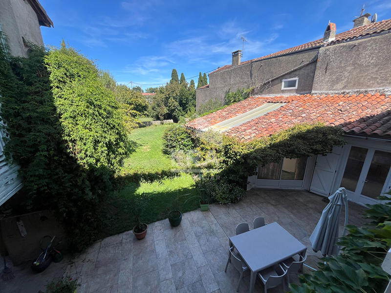 Maison - 370 m² - 8 pièces