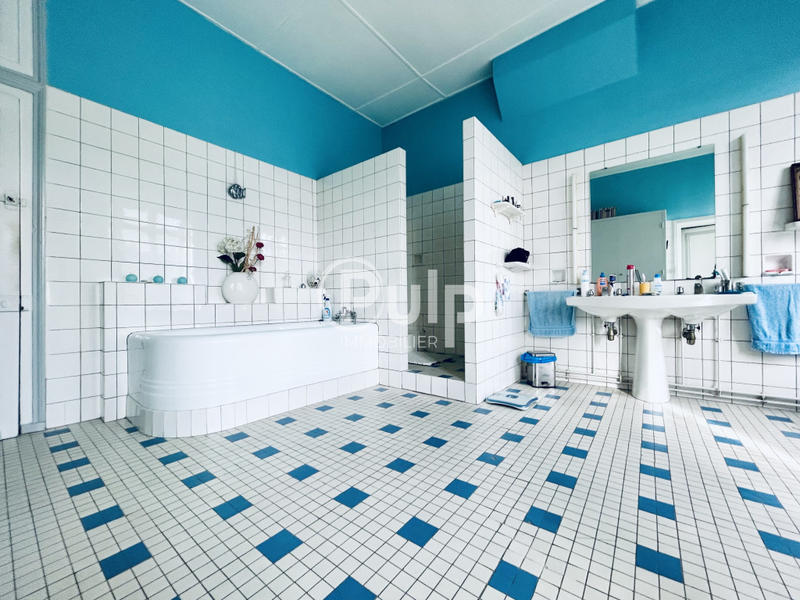 Demeure - 312 m² - 10 pièces