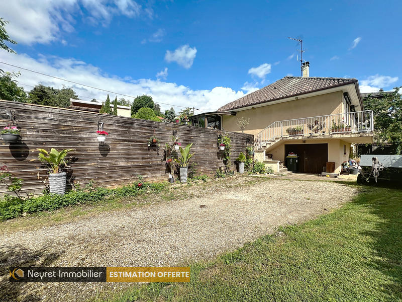 Maison - 137 m² - 6 pièces