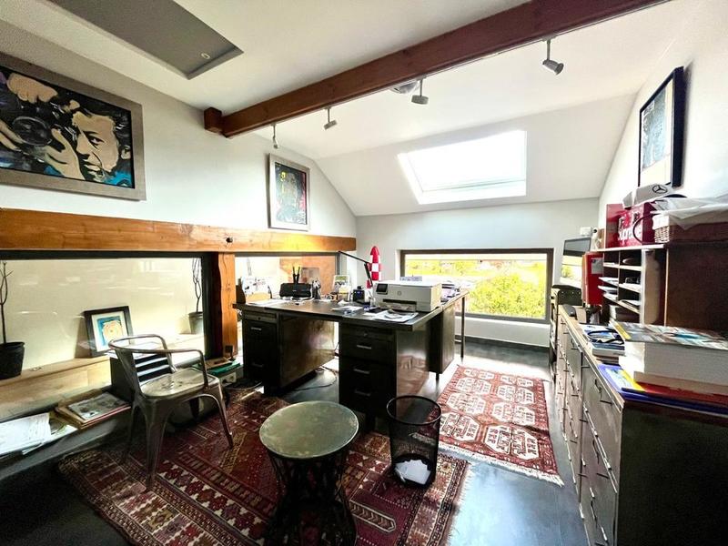 Maison - 407 m² - 9 pièces