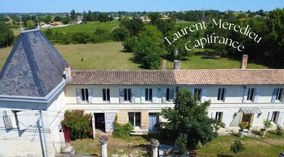 Maison bourgeoise - 280 m² - 12 pièces