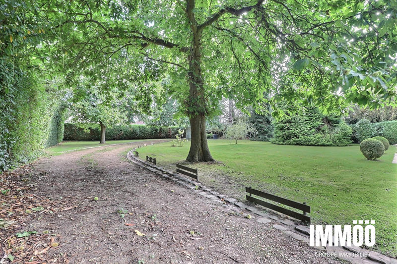 Maison - 268 m² - 12 pièces