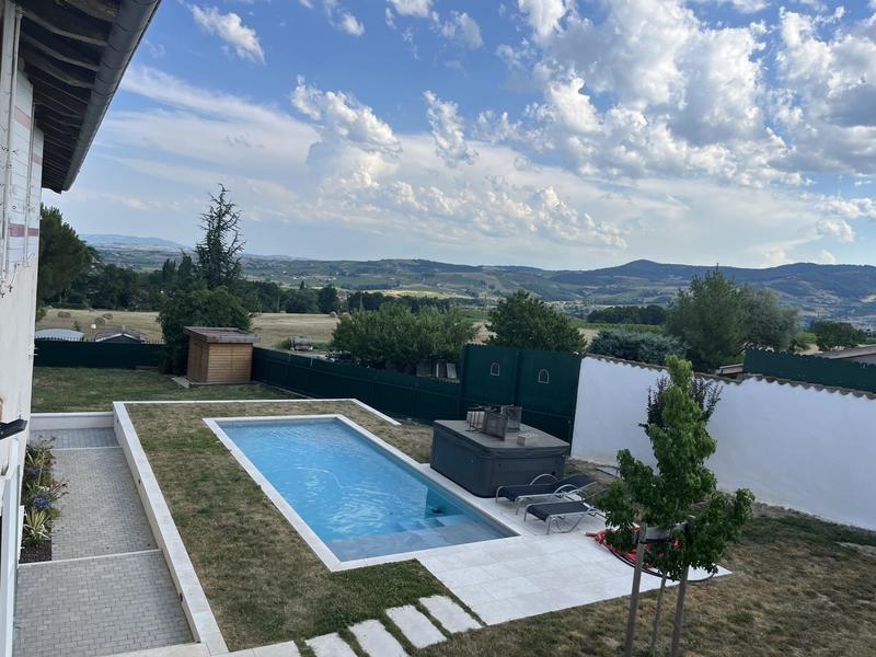 Maison - 352 m² - 8 pièces