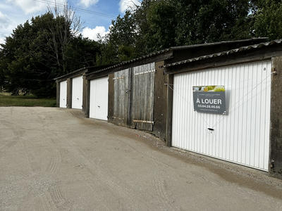 Parking / Garage - 10 m²