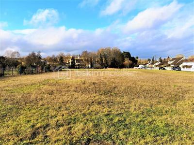 Terrain constructible - 821 m²
