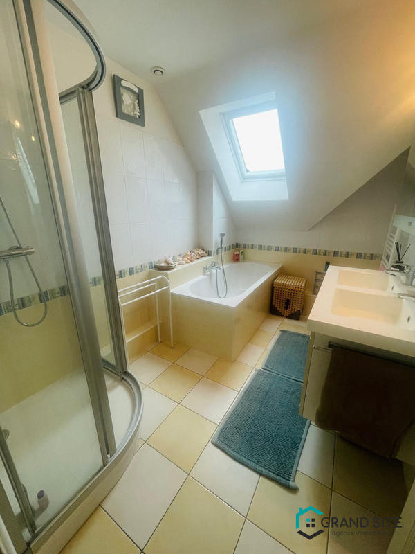 Maison - 162 m² - 6 pièces