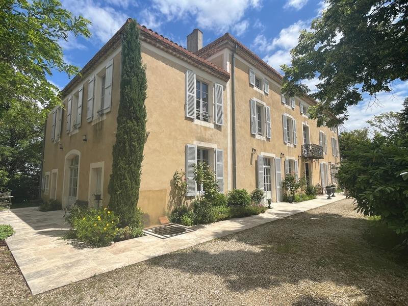 Château - 650 m² - 15 pièces