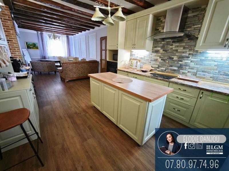 Maison - 215 m² - 7 pièces