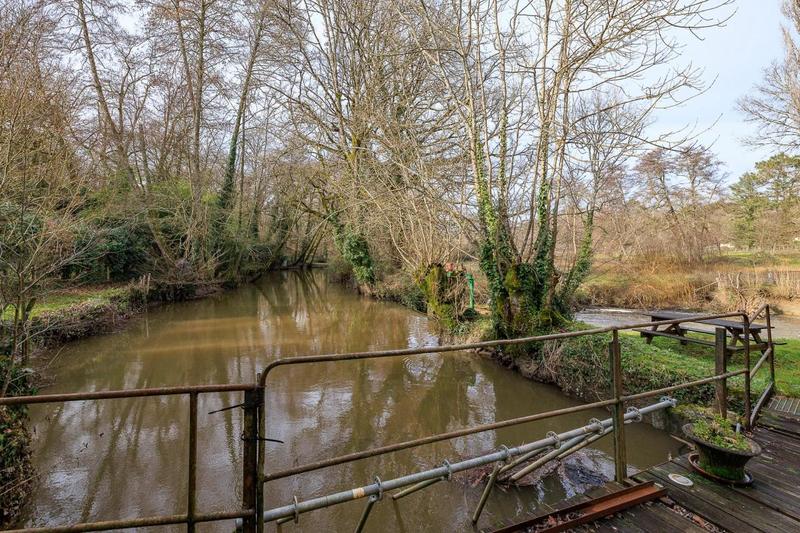 Moulin - 51 m² - 2 pièces